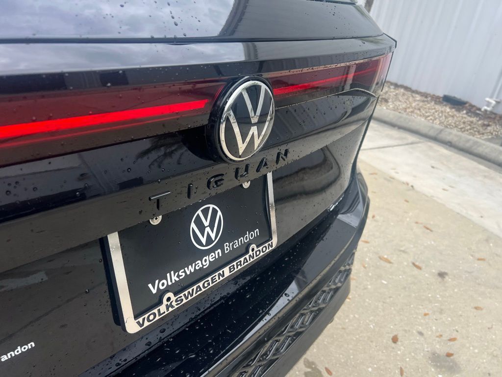 2026 Volkswagen Tiguan 2.0T SE R-Line Black Tampa FL