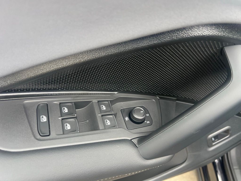 2026 Volkswagen Tiguan 2.0T SE R-Line Black Tampa FL