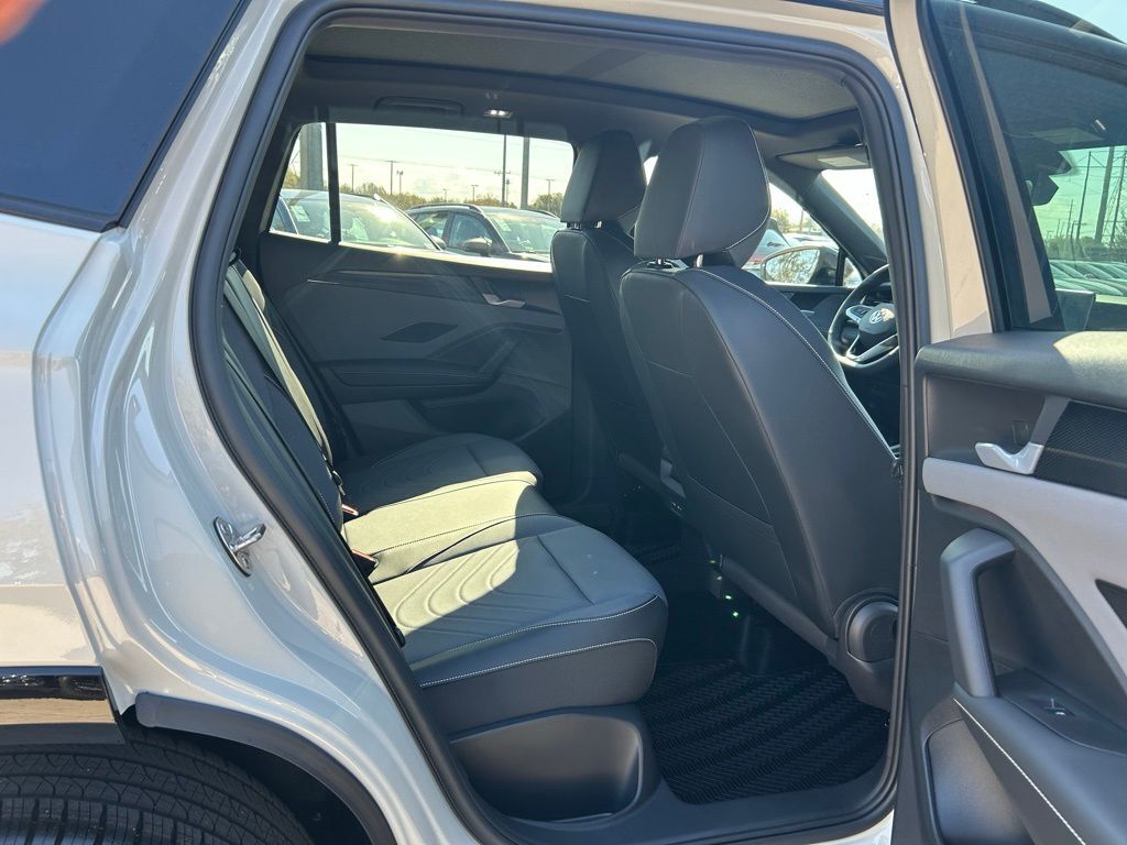 2026 Volkswagen Tiguan 2.0T SE R-Line Black Tampa FL