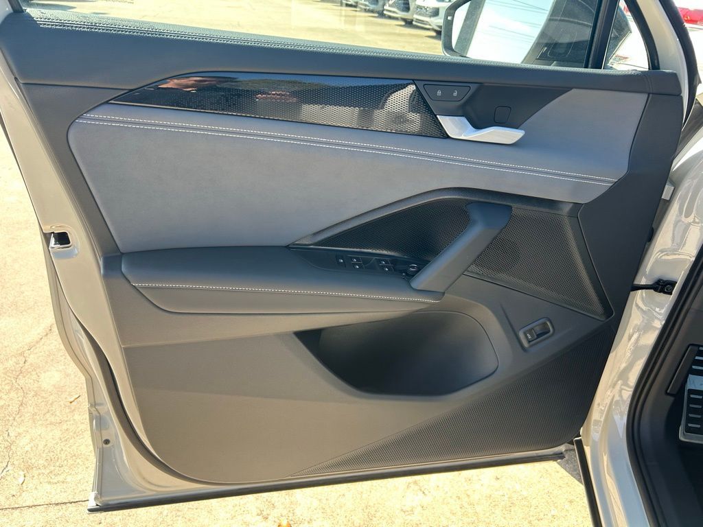 2026 Volkswagen Tiguan 2.0T SE R-Line Black Tampa FL