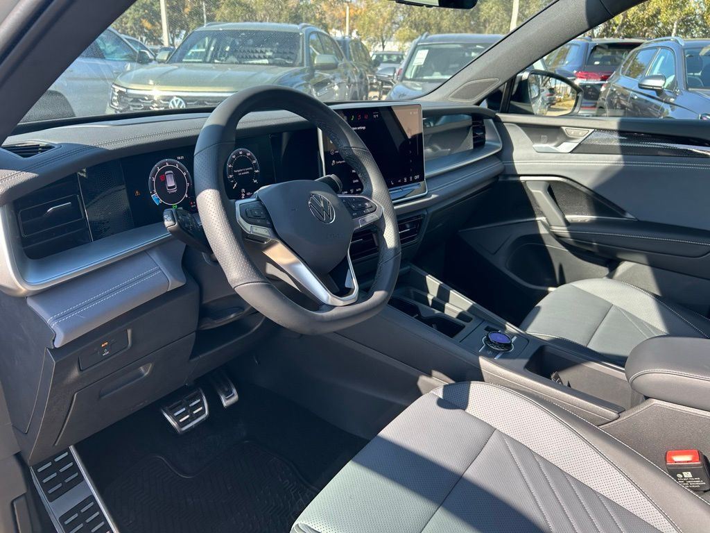 2026 Volkswagen Tiguan 2.0T SE R-Line Black Tampa FL