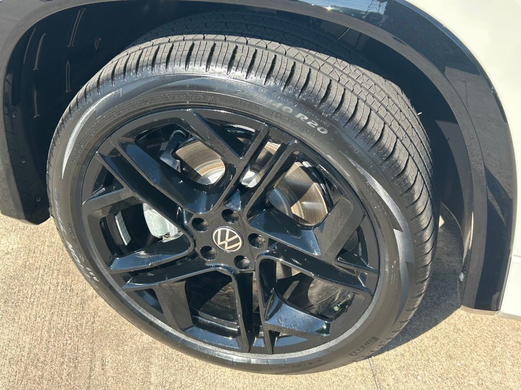 2026 Volkswagen Tiguan 2.0T SE R-Line Black Tampa FL