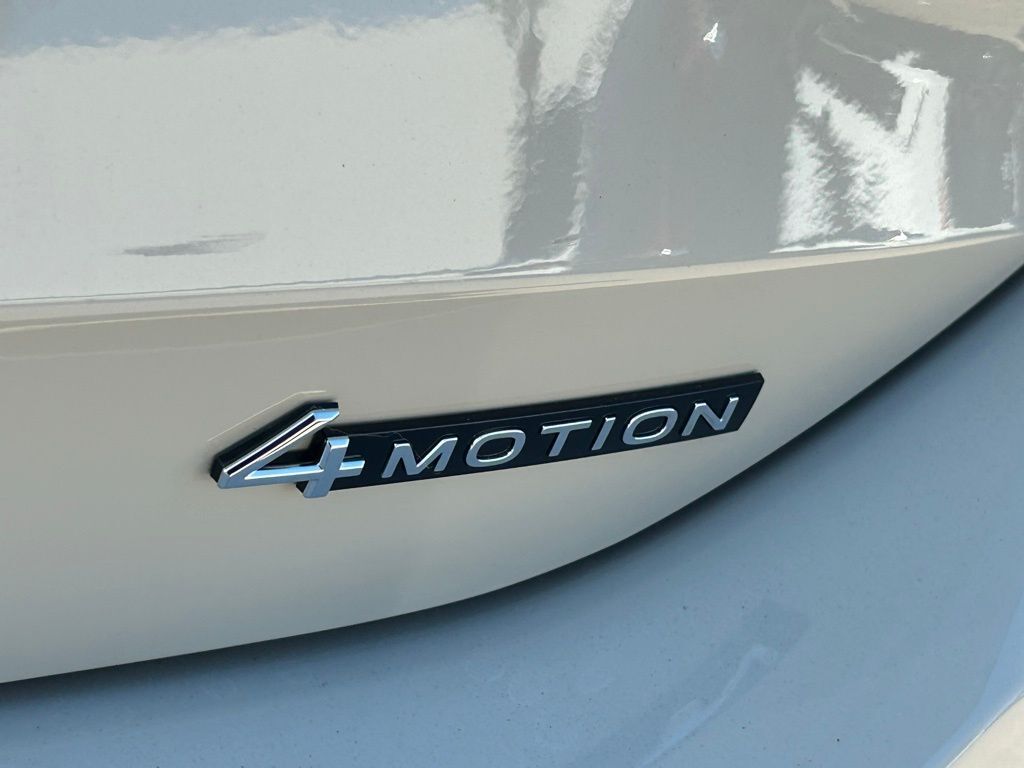 2026 Volkswagen Tiguan 2.0T SE R-Line Black Tampa FL