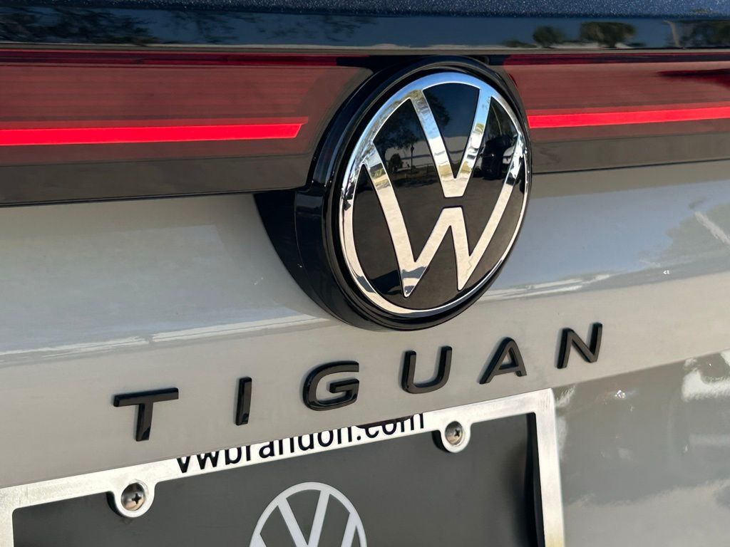 2026 Volkswagen Tiguan 2.0T SE R-Line Black Tampa FL