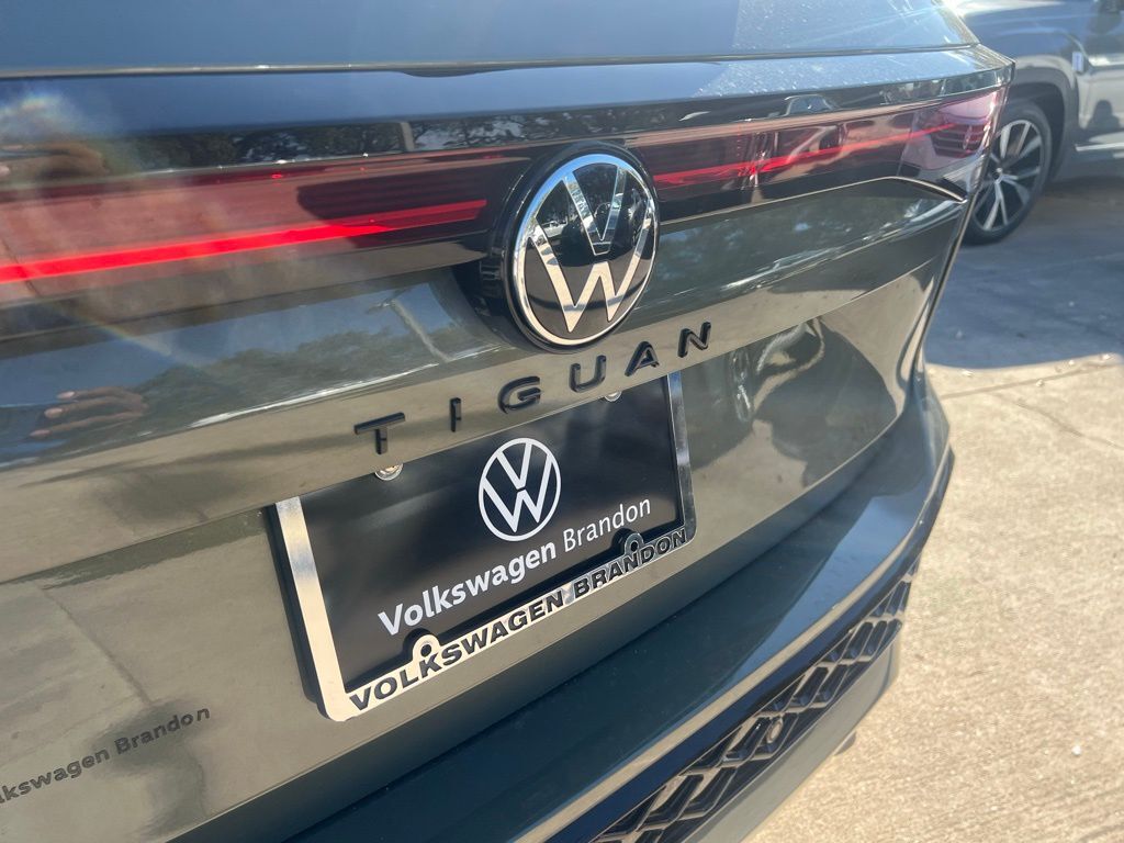 2026 Volkswagen Tiguan 2.0T SE R-Line Black Tampa FL