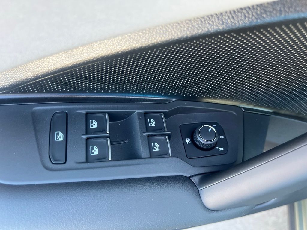 2026 Volkswagen Tiguan 2.0T SE R-Line Black Tampa FL