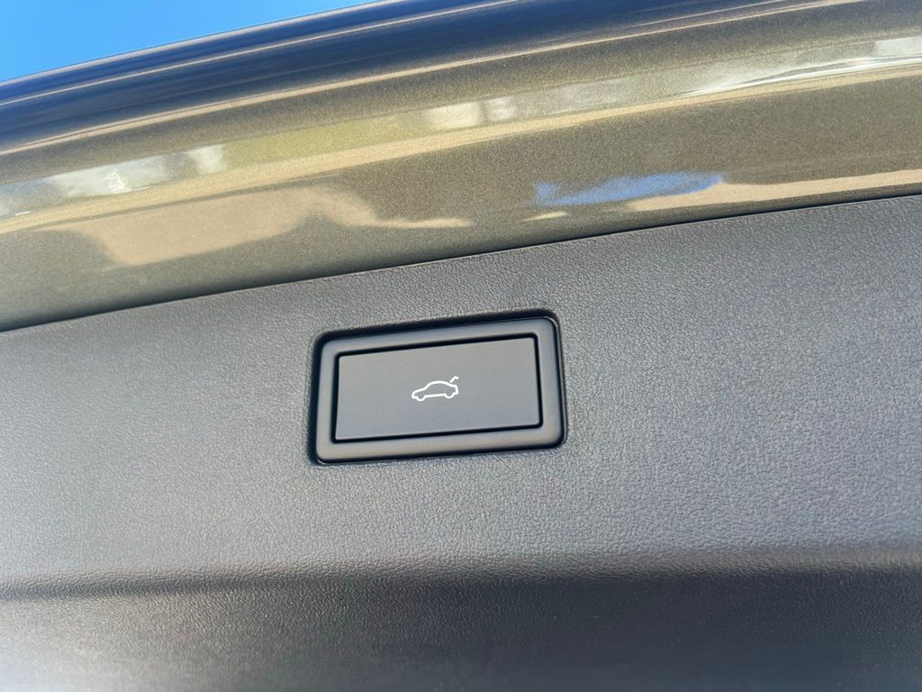 2026 Volkswagen Tiguan 2.0T SE R-Line Black Tampa FL