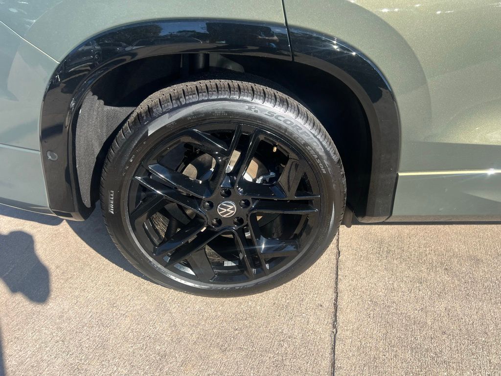 2026 Volkswagen Tiguan 2.0T SE R-Line Black Tampa FL