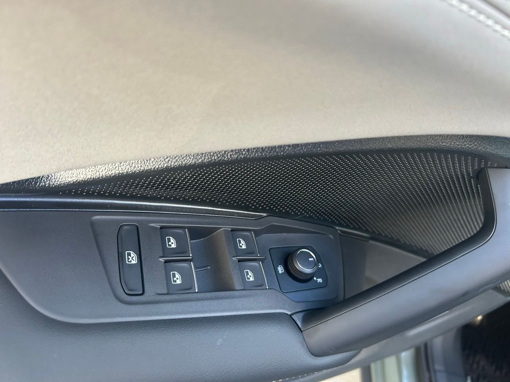 2026 Volkswagen Tiguan 2.0T SE R-Line Black Tampa FL