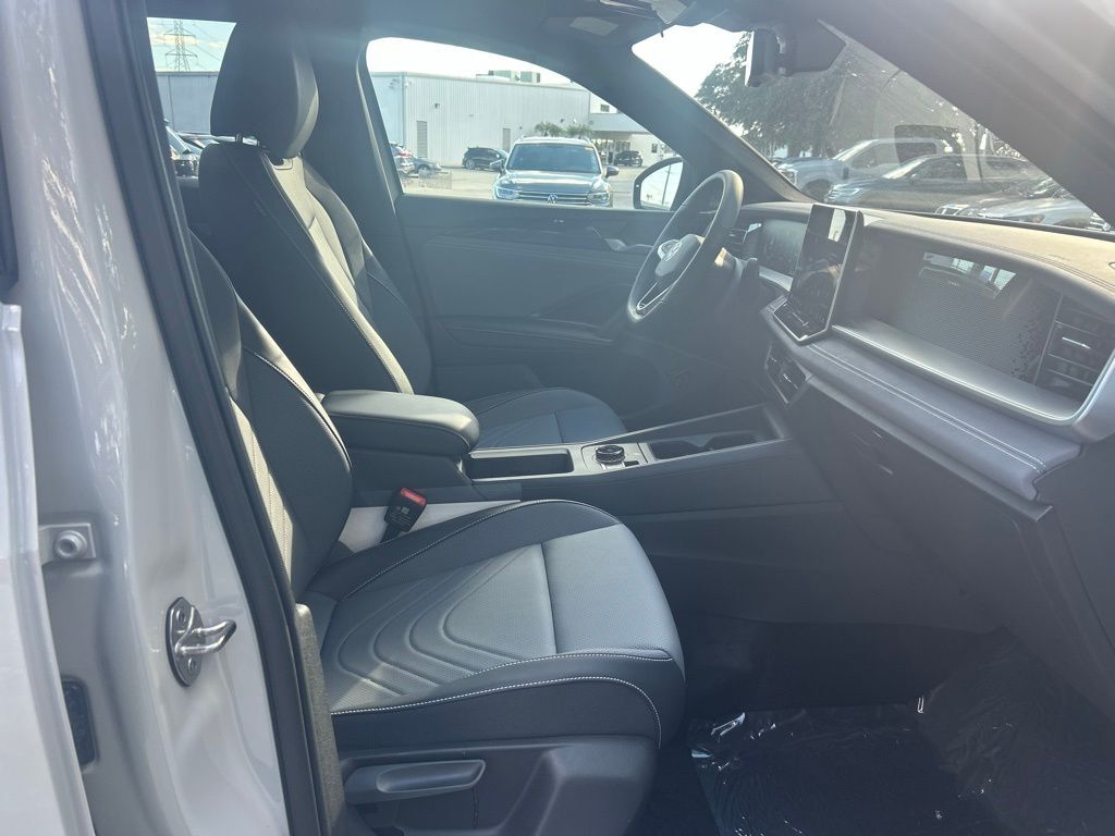 2026 Volkswagen Tiguan 2.0T SE R-Line Black Tampa FL