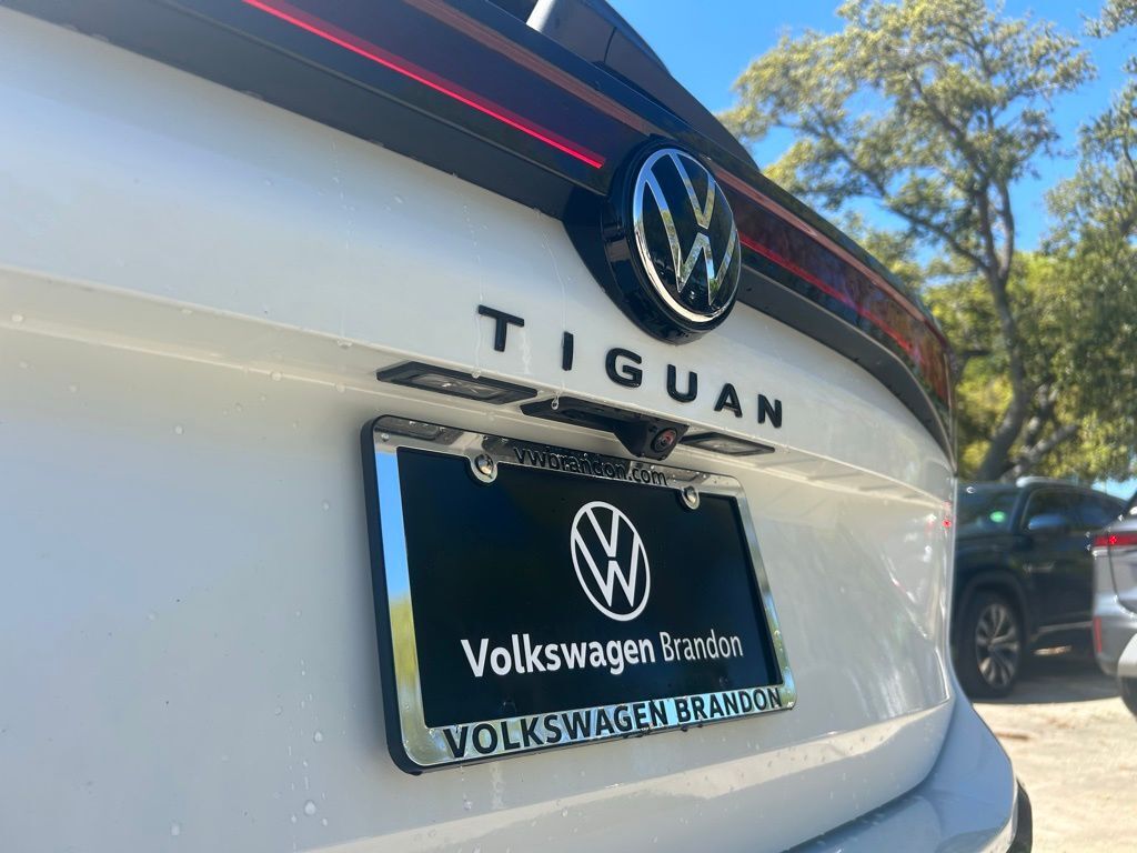 2026 Volkswagen Tiguan 2.0T SE R-Line Black Tampa FL