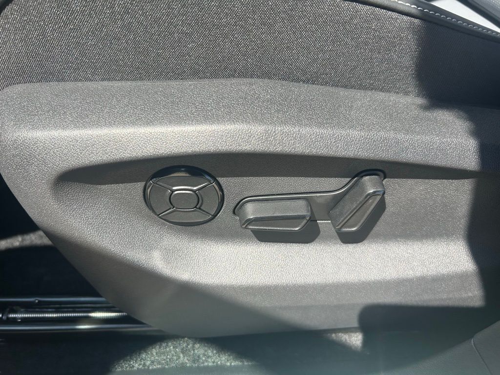 2026 Volkswagen Tiguan 2.0T SE R-Line Black Tampa FL