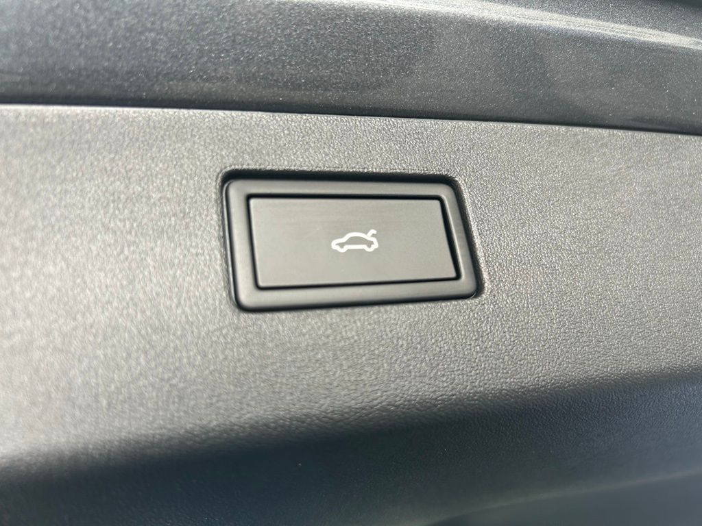 2026 Volkswagen Tiguan 2.0T SE R-Line Black Tampa FL