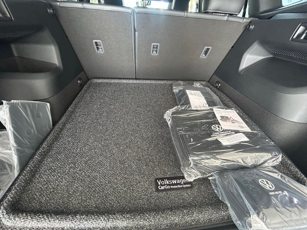 2026 Volkswagen Tiguan 2.0T SE R-Line Black Tampa FL