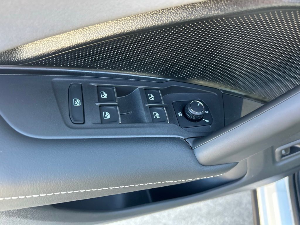 2026 Volkswagen Tiguan 2.0T SE R-Line Black Tampa FL