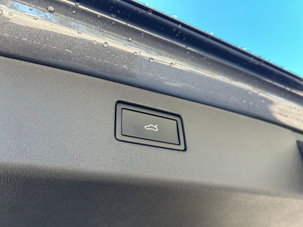 2026 Volkswagen Tiguan 2.0T SE R-Line Black Tampa FL