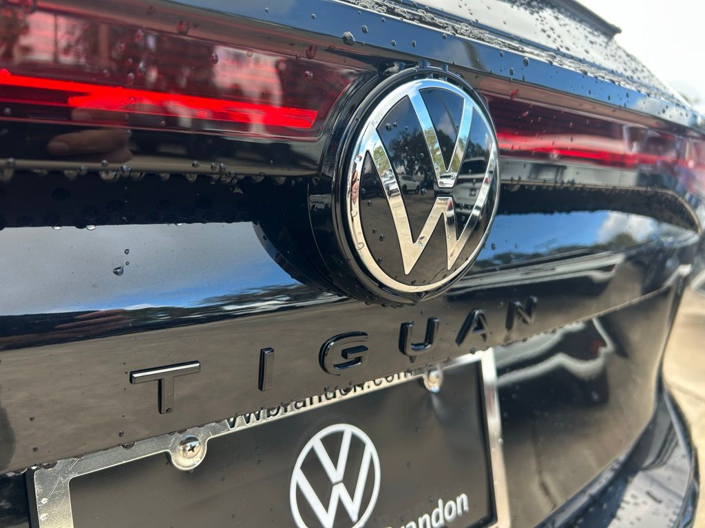 2026 Volkswagen Tiguan 2.0T SE R-Line Black Tampa FL