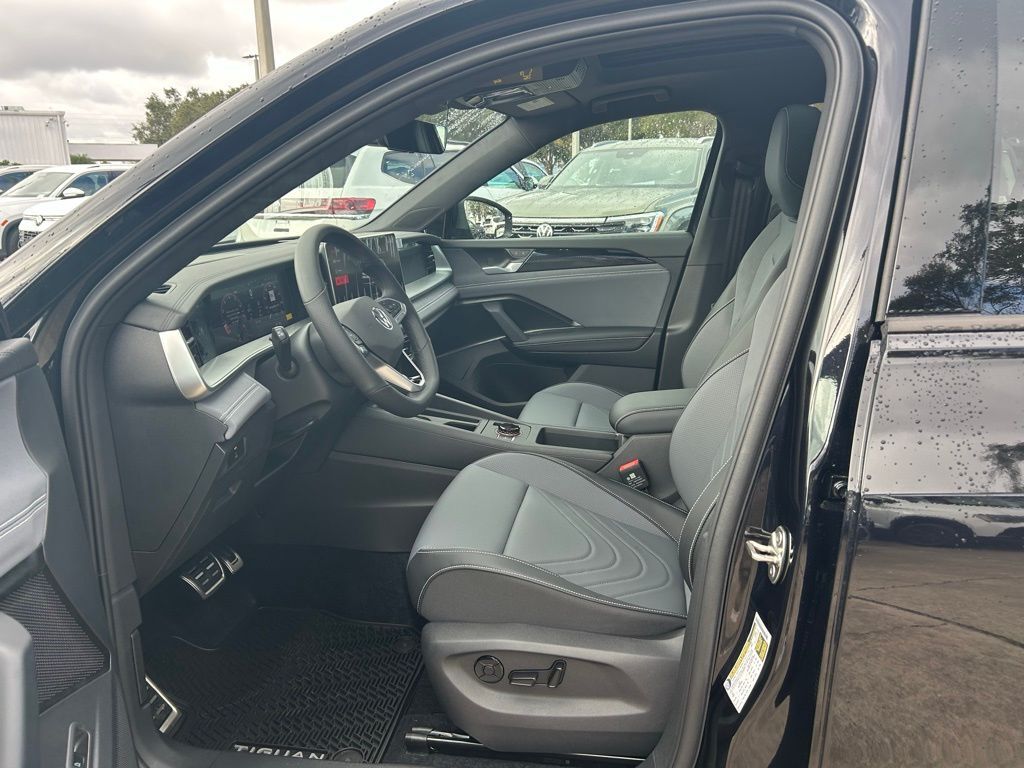 2026 Volkswagen Tiguan 2.0T SE R-Line Black Tampa FL