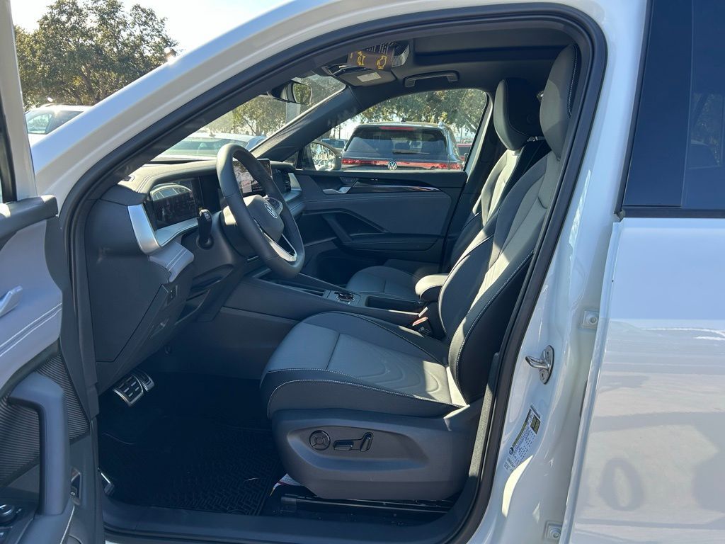 2026 Volkswagen Tiguan 2.0T SE R-Line Black Tampa FL