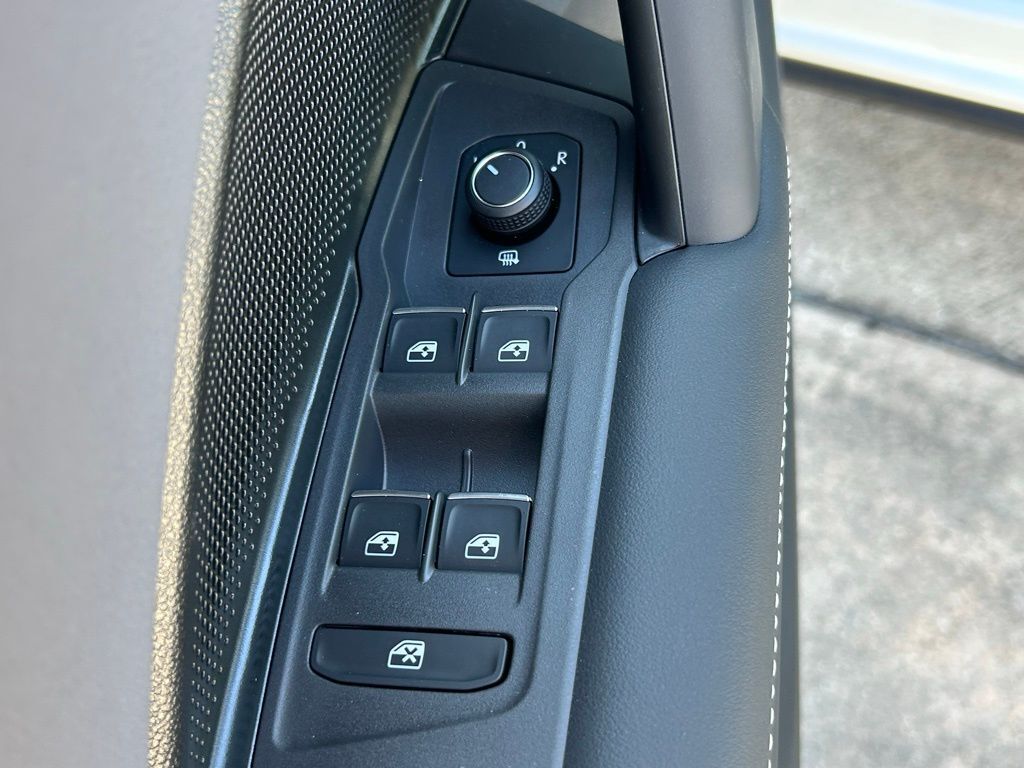 2026 Volkswagen Tiguan 2.0T SE R-Line Black Tampa FL