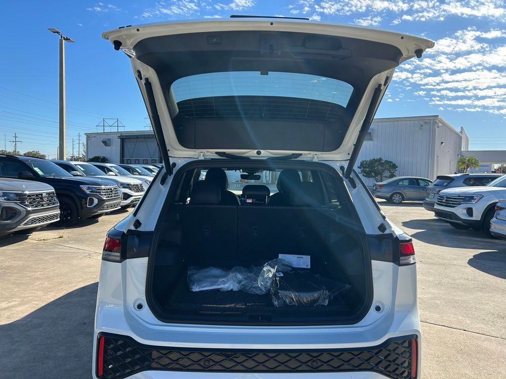 2026 Volkswagen Tiguan 2.0T SE R-Line Black Tampa FL