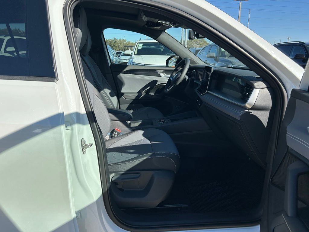 2026 Volkswagen Tiguan 2.0T SE R-Line Black Tampa FL