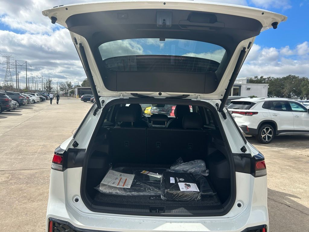 2026 Volkswagen Tiguan 2.0T SE R-Line Black Tampa FL