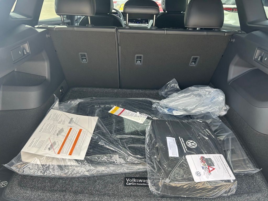 2026 Volkswagen Tiguan 2.0T SE R-Line Black Tampa FL