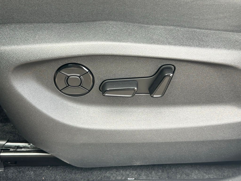 2026 Volkswagen Tiguan 2.0T SE R-Line Black Tampa FL