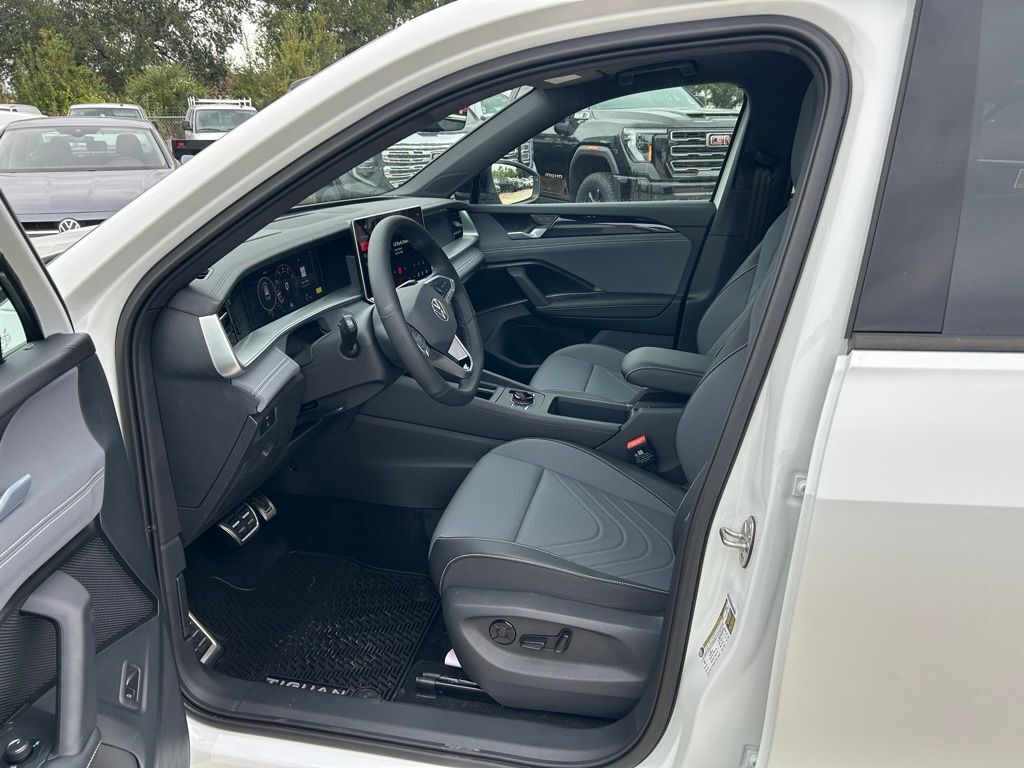 2026 Volkswagen Tiguan 2.0T SE R-Line Black Tampa FL