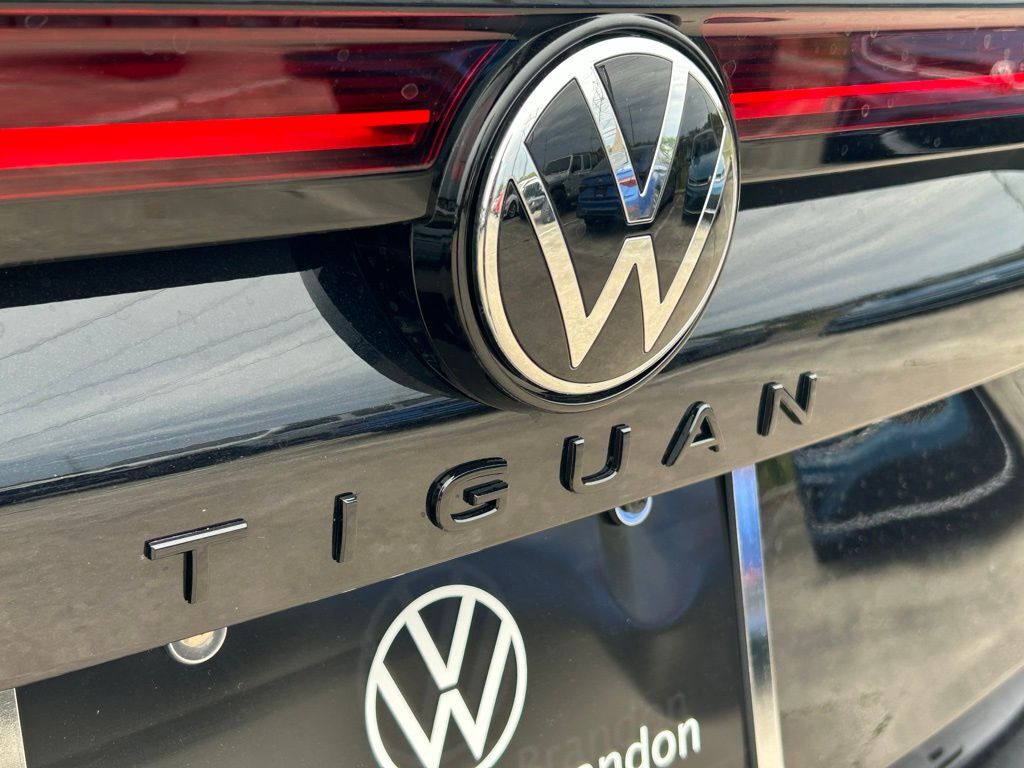2026 Volkswagen Tiguan 2.0T SE R-Line Black Tampa FL