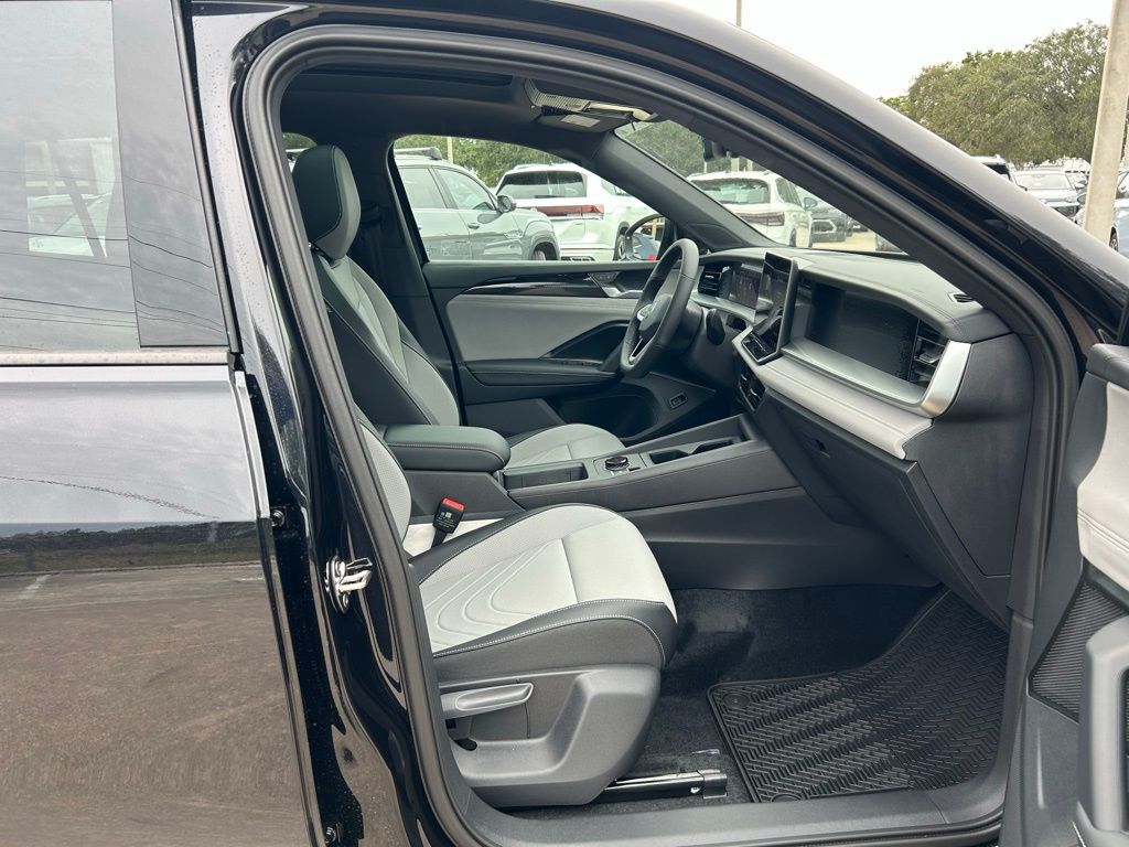 2026 Volkswagen Tiguan 2.0T SE R-Line Black Tampa FL