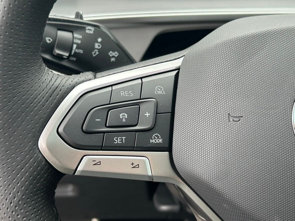 2026 Volkswagen Tiguan 2.0T SE R-Line Black Tampa FL