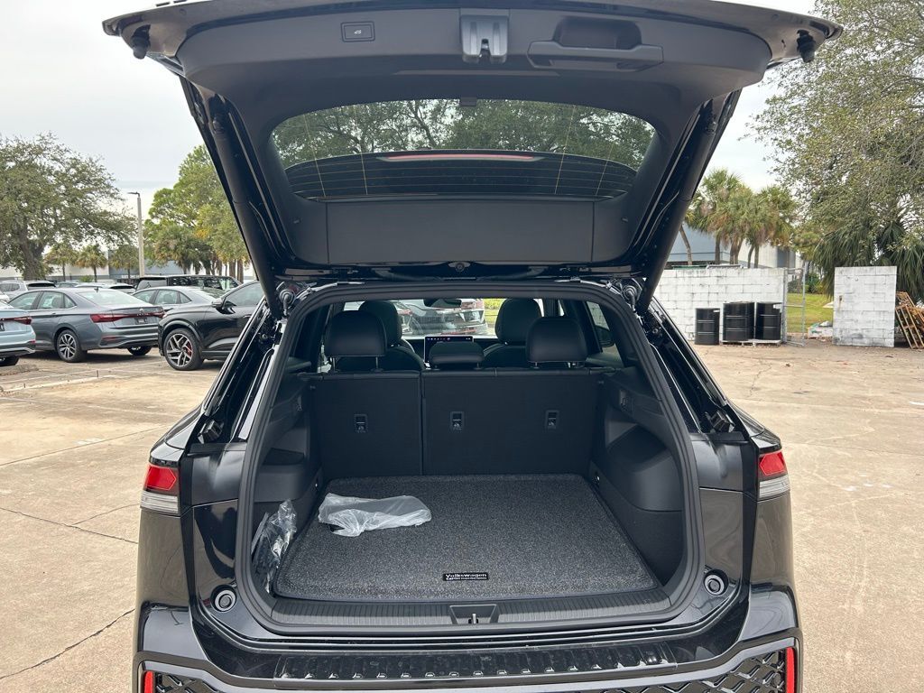 2026 Volkswagen Tiguan 2.0T SE R-Line Black Tampa FL