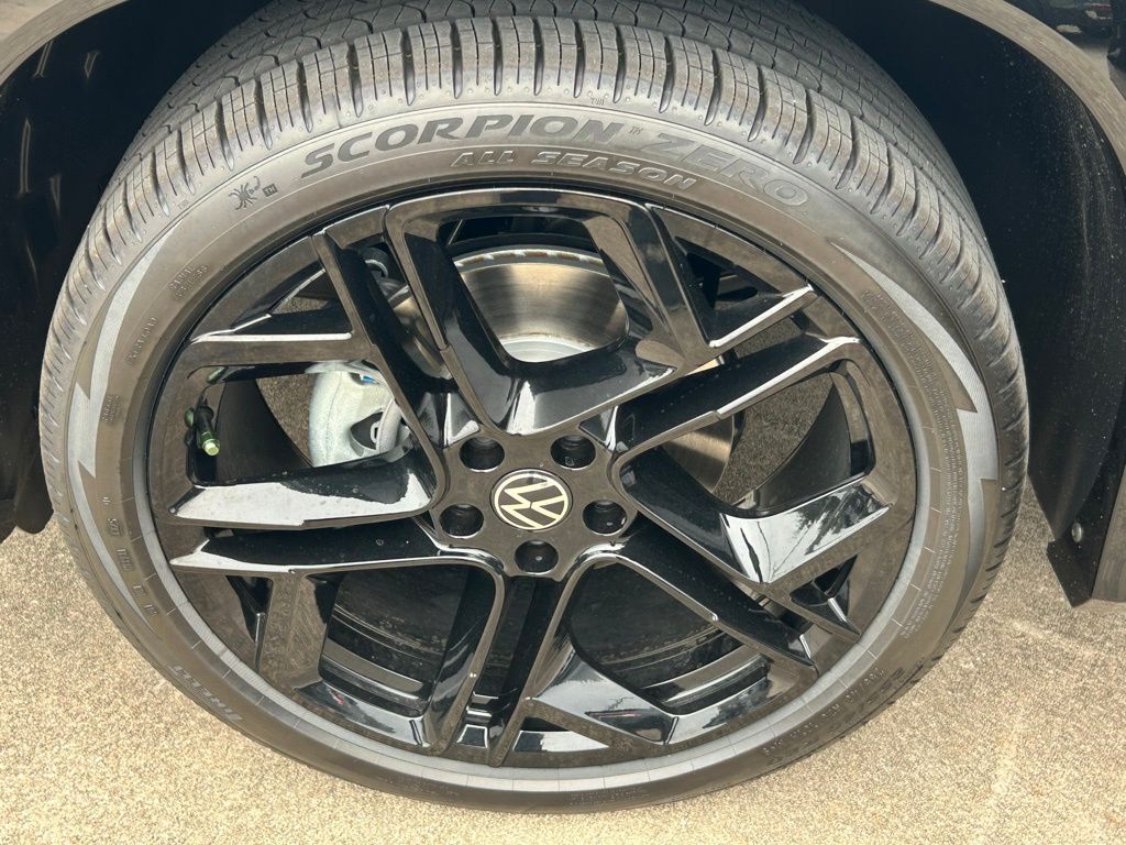 2026 Volkswagen Tiguan 2.0T SE R-Line Black Tampa FL