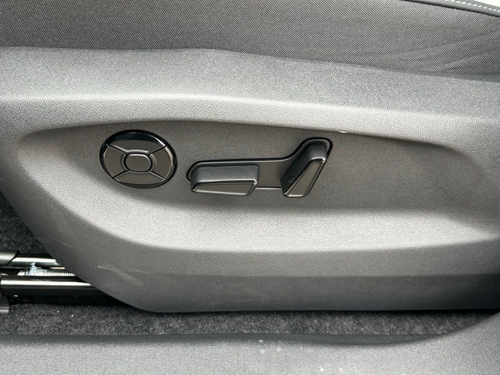 2026 Volkswagen Tiguan 2.0T SE R-Line Black Tampa FL