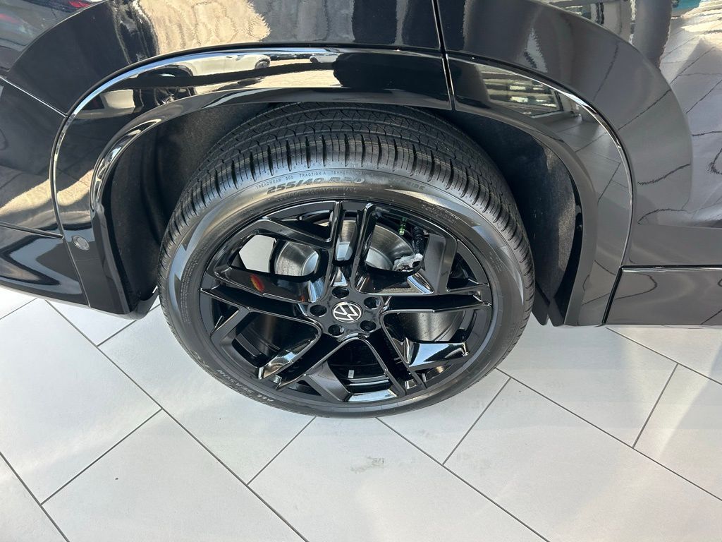 2026 Volkswagen Tiguan 2.0T SE R-Line Black Tampa FL