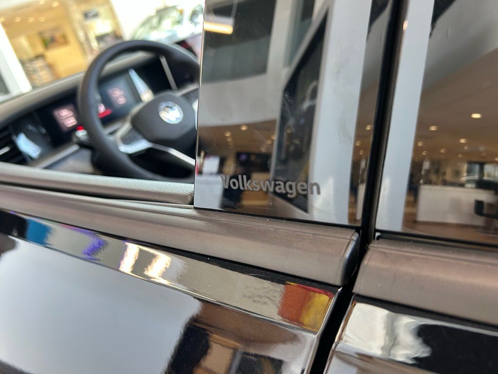 2026 Volkswagen Tiguan 2.0T SE R-Line Black Tampa FL