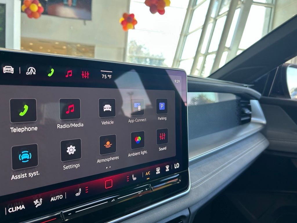 2026 Volkswagen Tiguan 2.0T SE R-Line Black Tampa FL