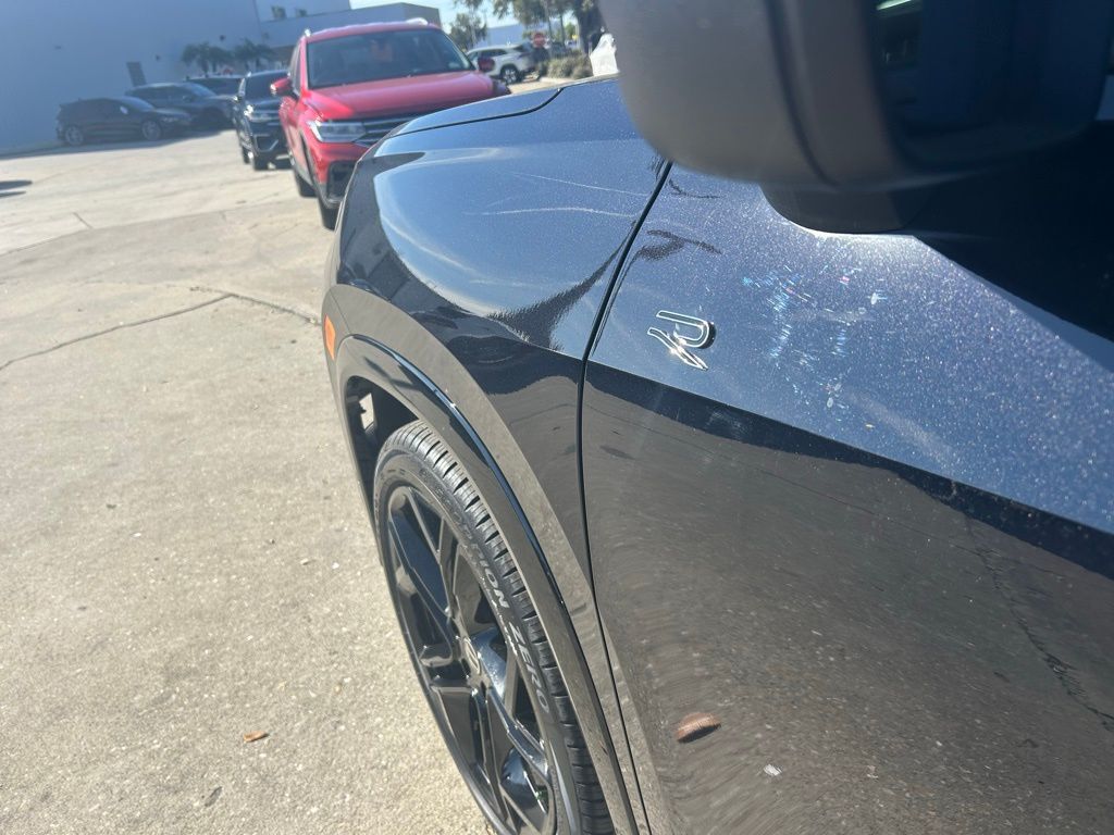 2026 Volkswagen Tiguan 2.0T SE R-Line Black Tampa FL