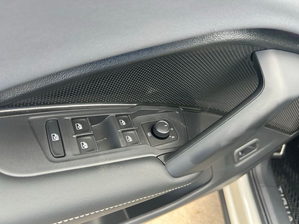 2026 Volkswagen Tiguan 2.0T SE R-Line Black Tampa FL