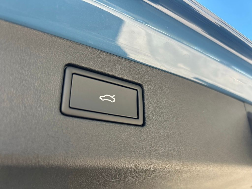 2026 Volkswagen Tiguan 2.0T SE R-Line Black Tampa FL