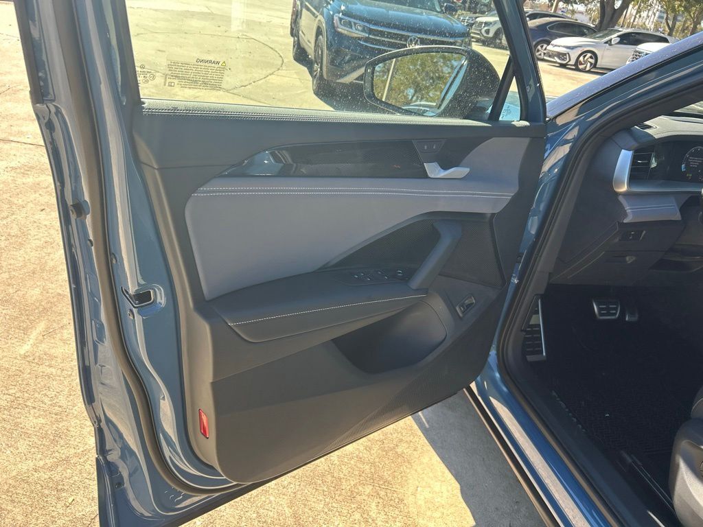 2026 Volkswagen Tiguan 2.0T SE R-Line Black Tampa FL