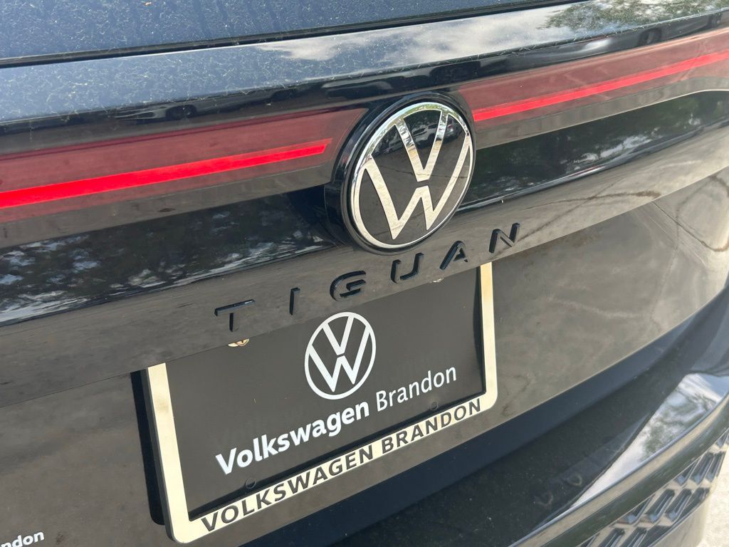 2026 Volkswagen Tiguan 2.0T SE R-Line Black Tampa FL