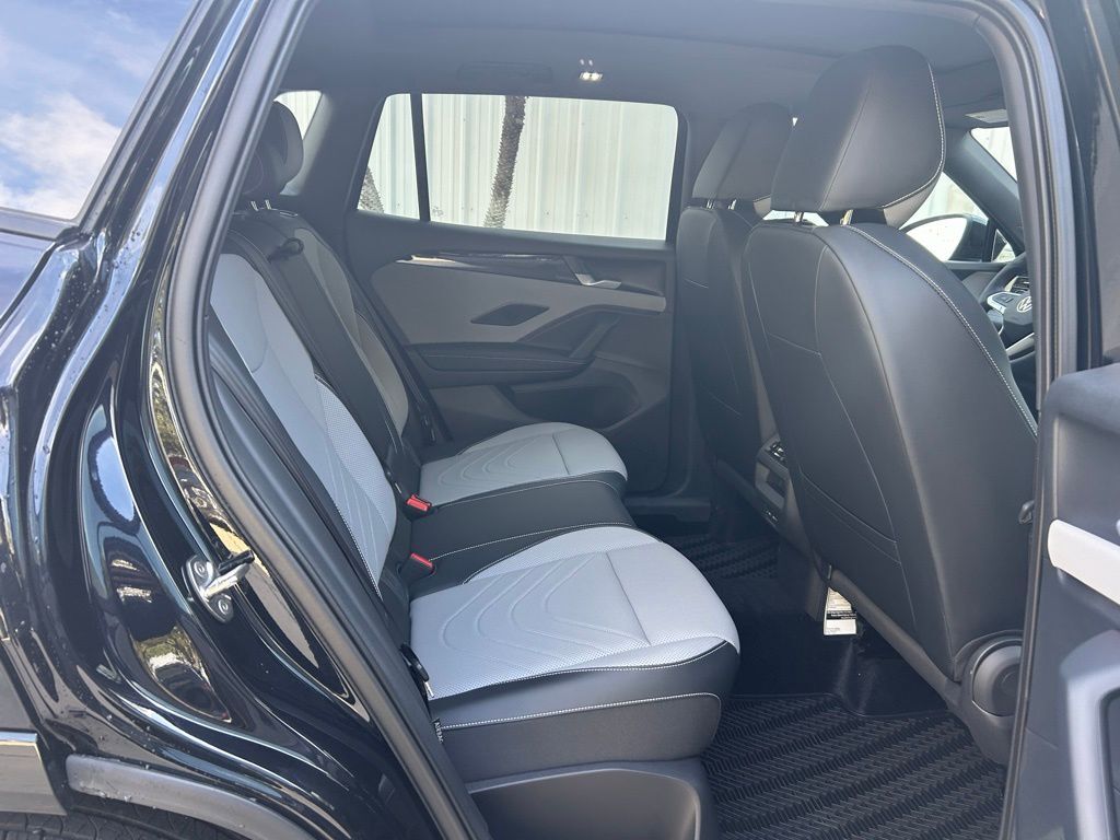 2026 Volkswagen Tiguan 2.0T SE R-Line Black Tampa FL