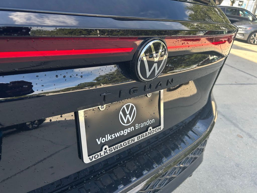 2026 Volkswagen Tiguan 2.0T SE R-Line Black Tampa FL