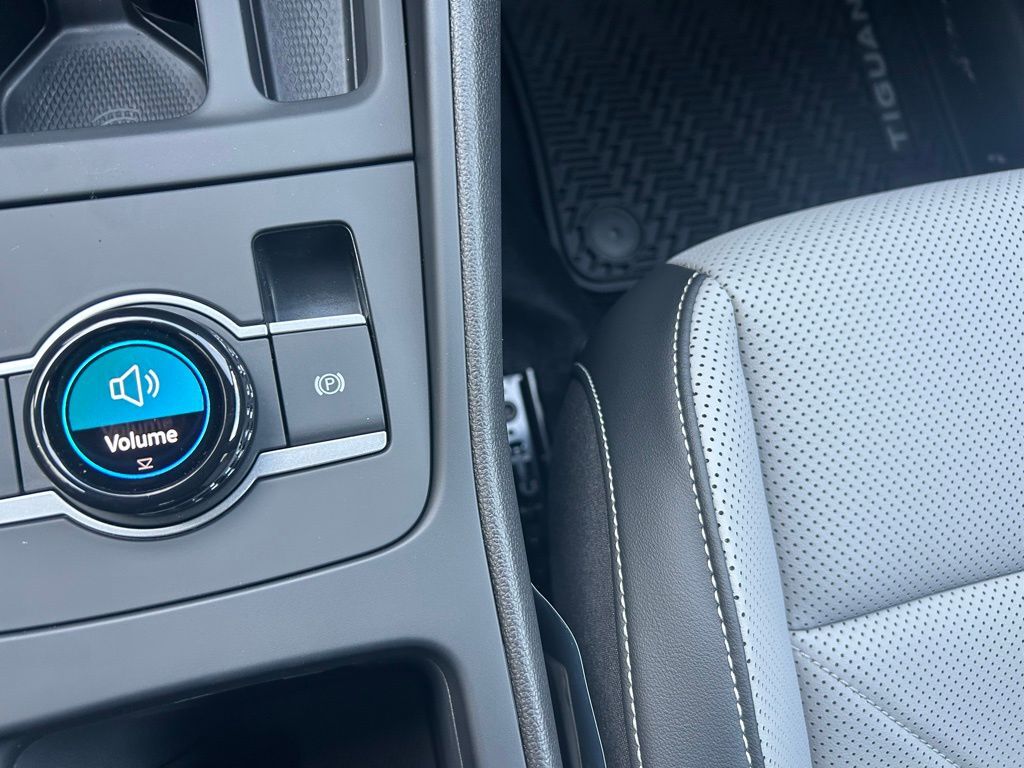 2026 Volkswagen Tiguan 2.0T SE R-Line Black Tampa FL