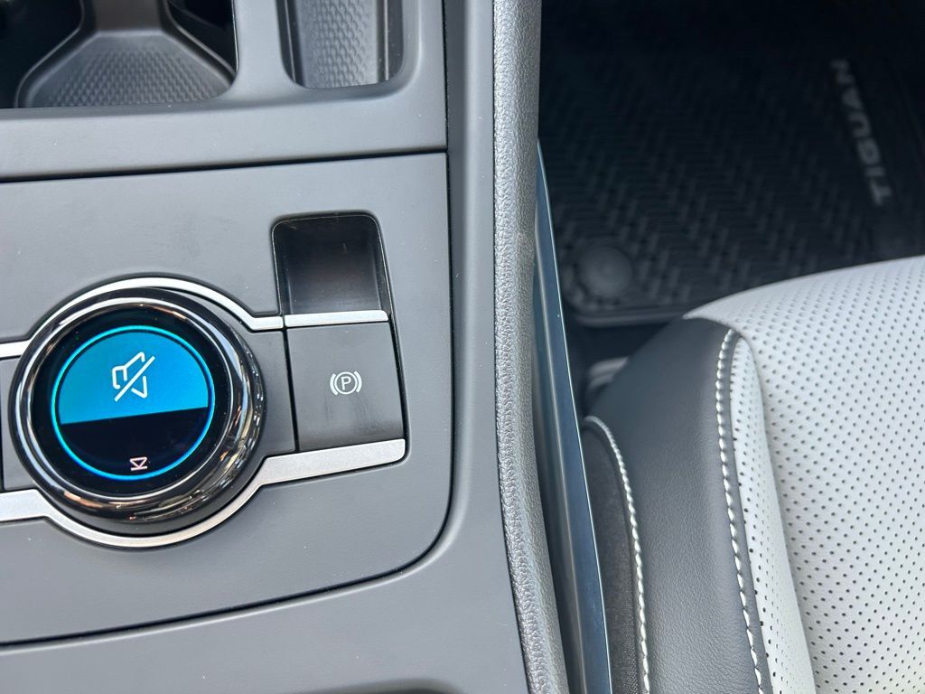 2026 Volkswagen Tiguan 2.0T SE R-Line Black Tampa FL