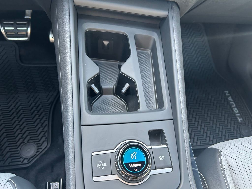 2026 Volkswagen Tiguan 2.0T SE R-Line Black Tampa FL