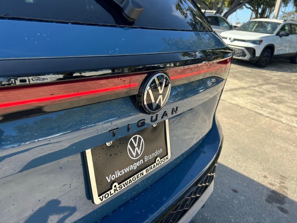 2026 Volkswagen Tiguan 2.0T SE R-Line Black Tampa FL